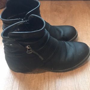 Leather, ankle booties!